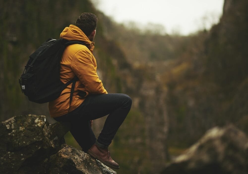 Clothes, Documents, Toiletries, Medication : The Packing List for Smart Travelers
