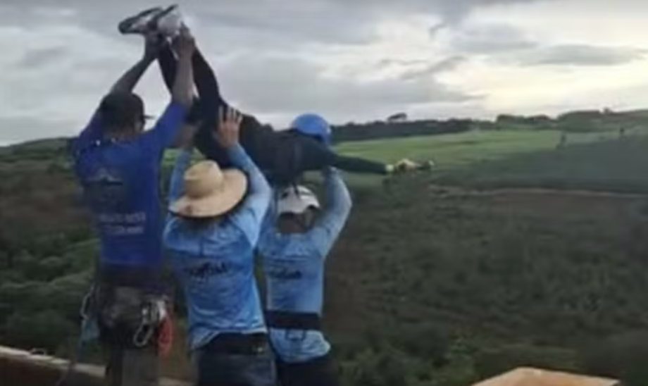 Brésil Elle meurt après un saut de 40 mètres à l'élastique sans avoir été attachée