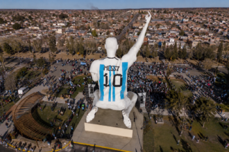 Lionel Messi statue